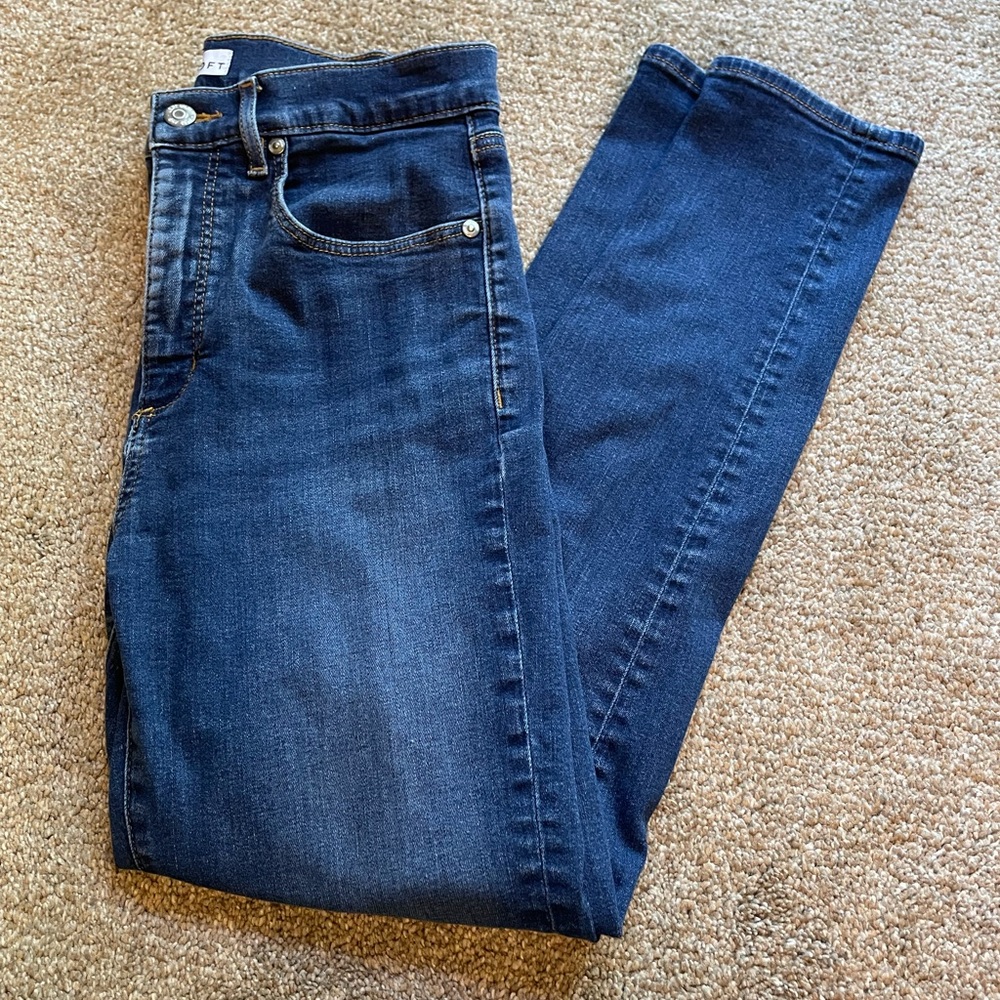 LOFT Petite Mid Rise  Skinny Jeans in Vintage Dark Wash - Picture 3 of 9